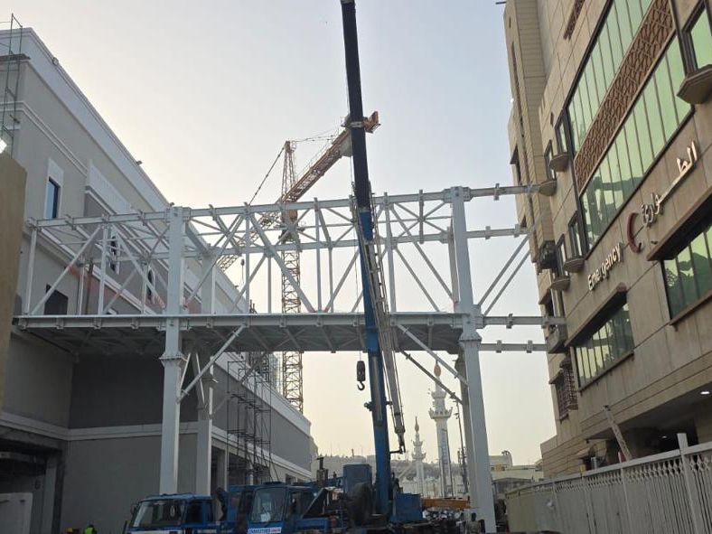 Steel bridge between hospital buildings